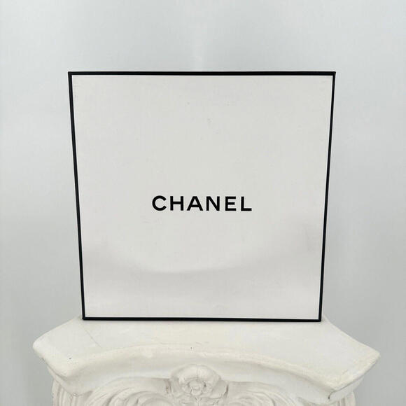 Chanel White Black Gift Box Logo 8.75 X 8.75 "X 4" Envelope Tissue Packing Paper - Picture 1 of 9